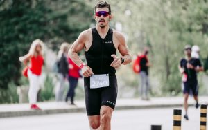 650 atletas se disputarán la 8ª edición del Triatlón Scotiabank en Zapallar, antesala del Ironman de Pucón