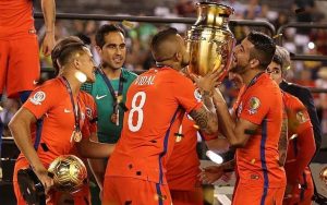 Ex Canterano de la UC Retoma su Carrera Europea y Abandona el Fútbol Chileno